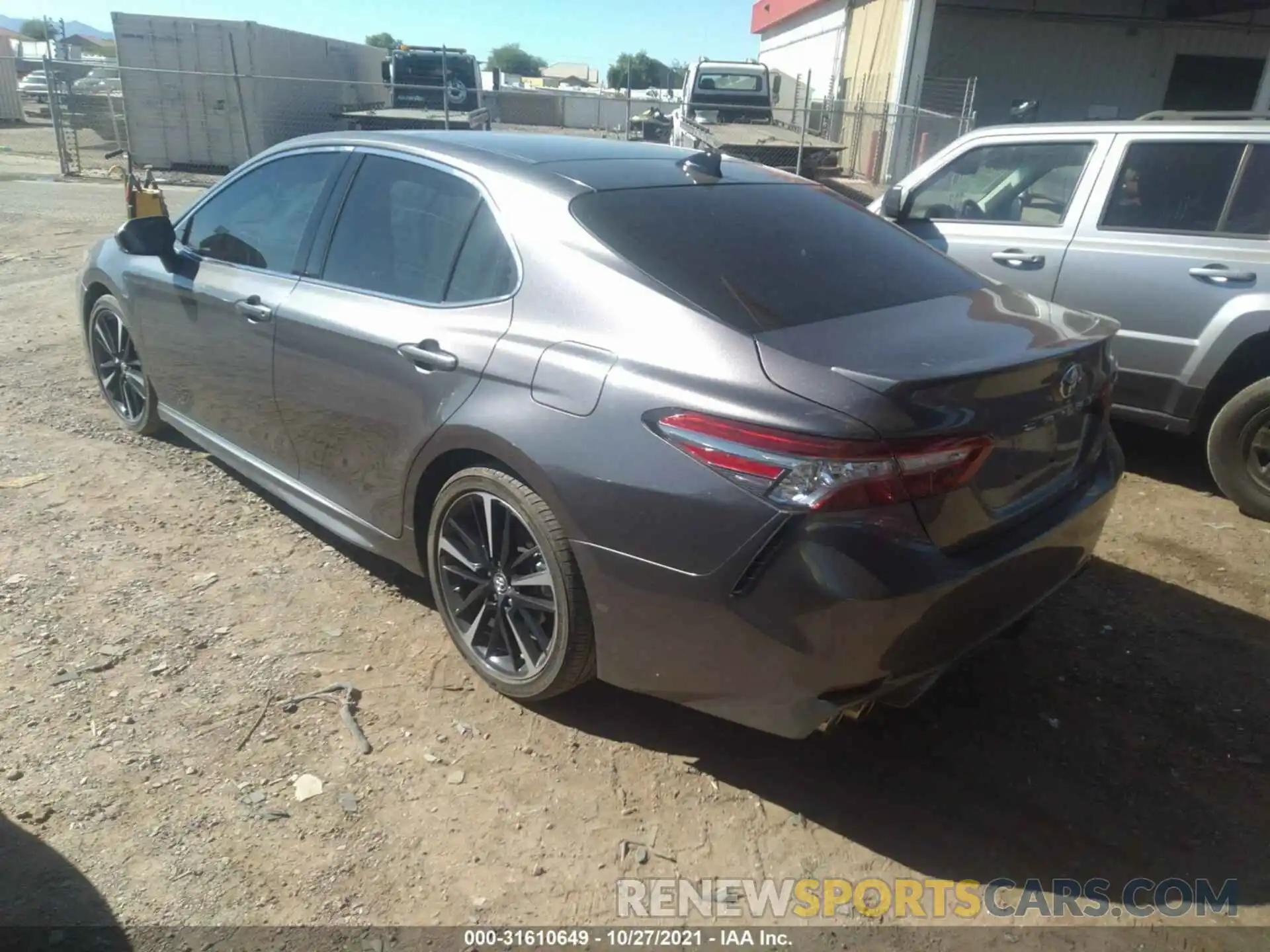 3 Photograph of a damaged car 4T1B61HK0KU782522 TOYOTA CAMRY 2019