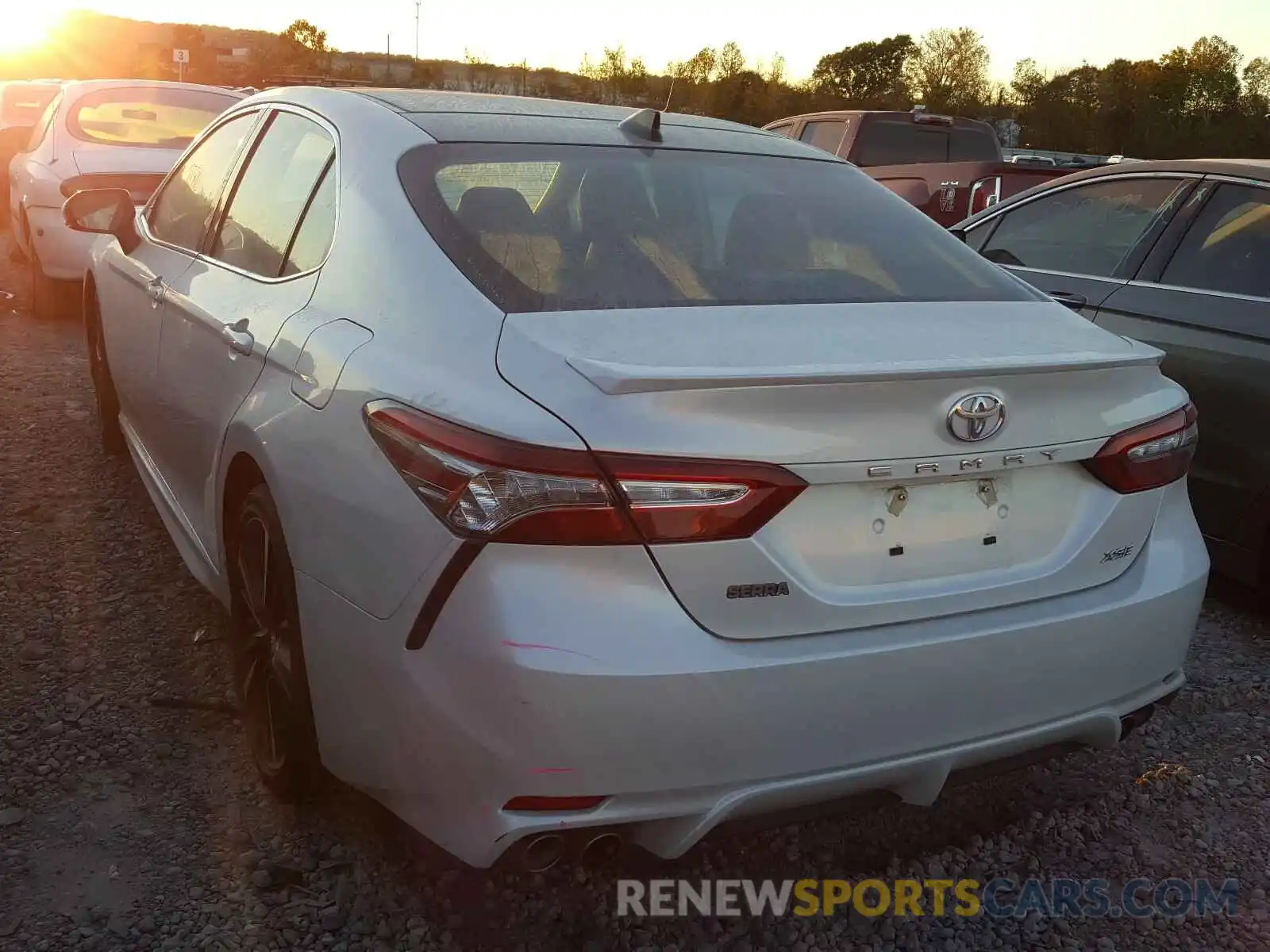 3 Photograph of a damaged car 4T1B61HK0KU784156 TOYOTA CAMRY 2019