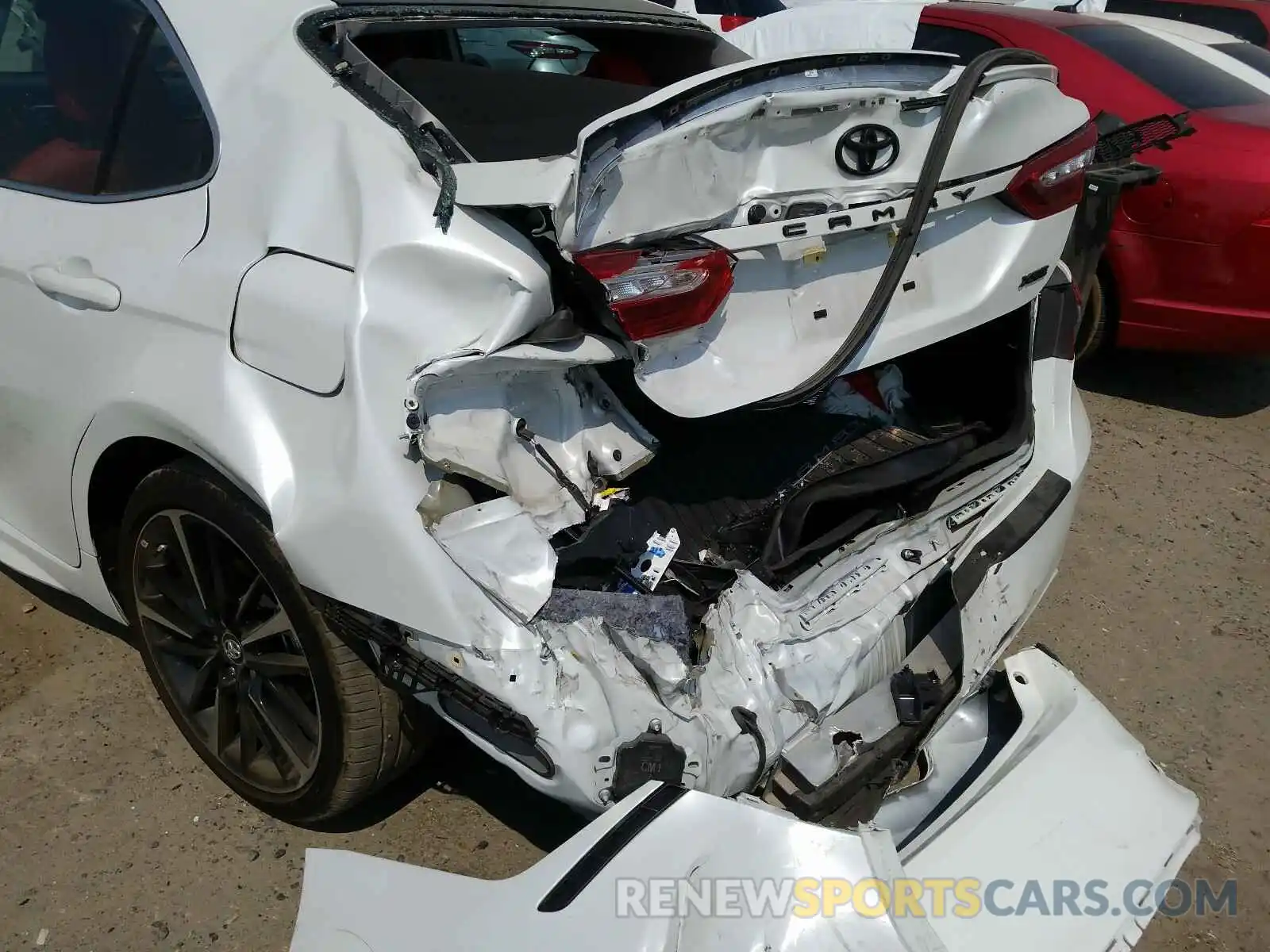 9 Photograph of a damaged car 4T1B61HK0KU786649 TOYOTA CAMRY 2019