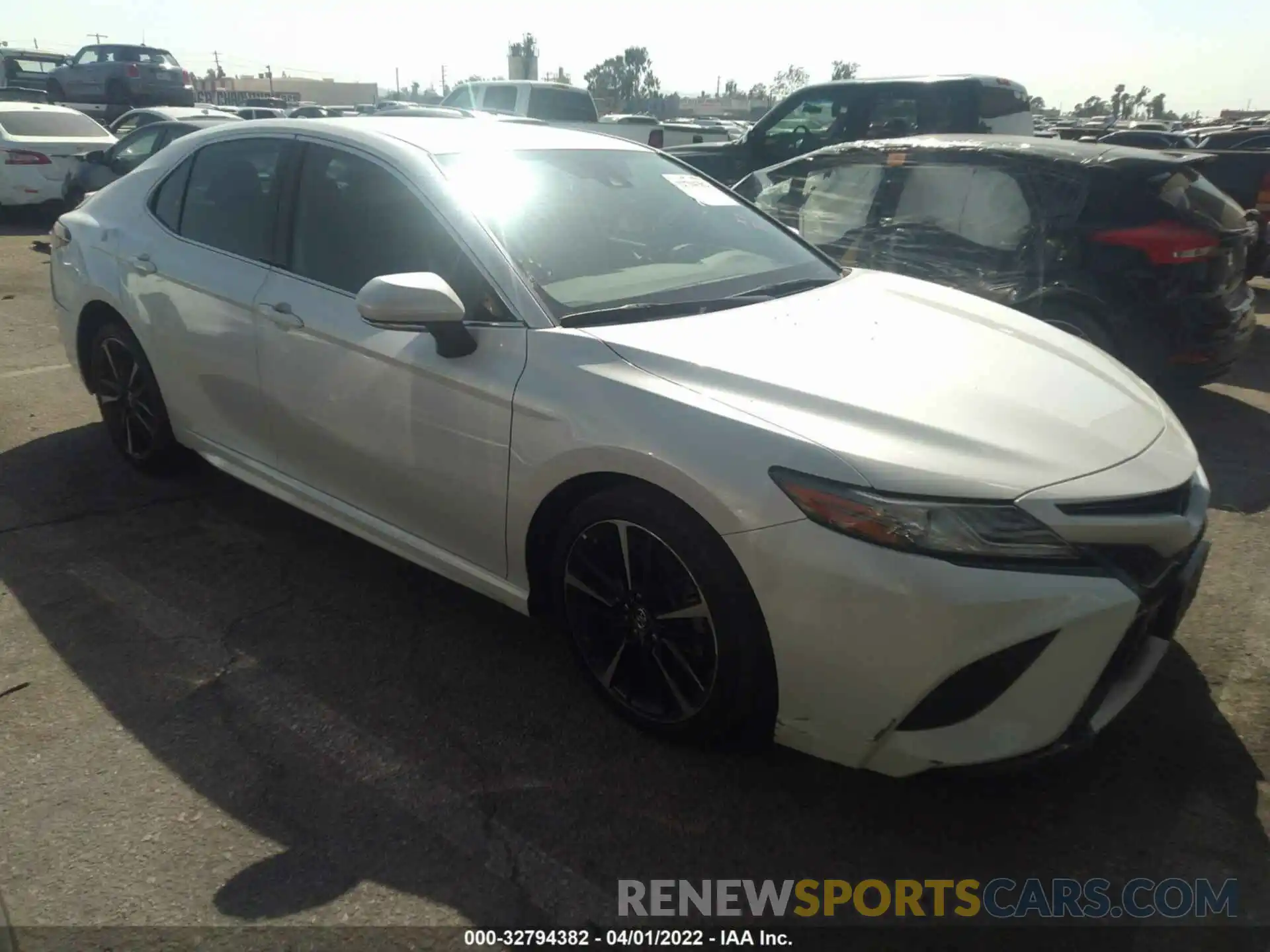 1 Photograph of a damaged car 4T1B61HK0KU789549 TOYOTA CAMRY 2019