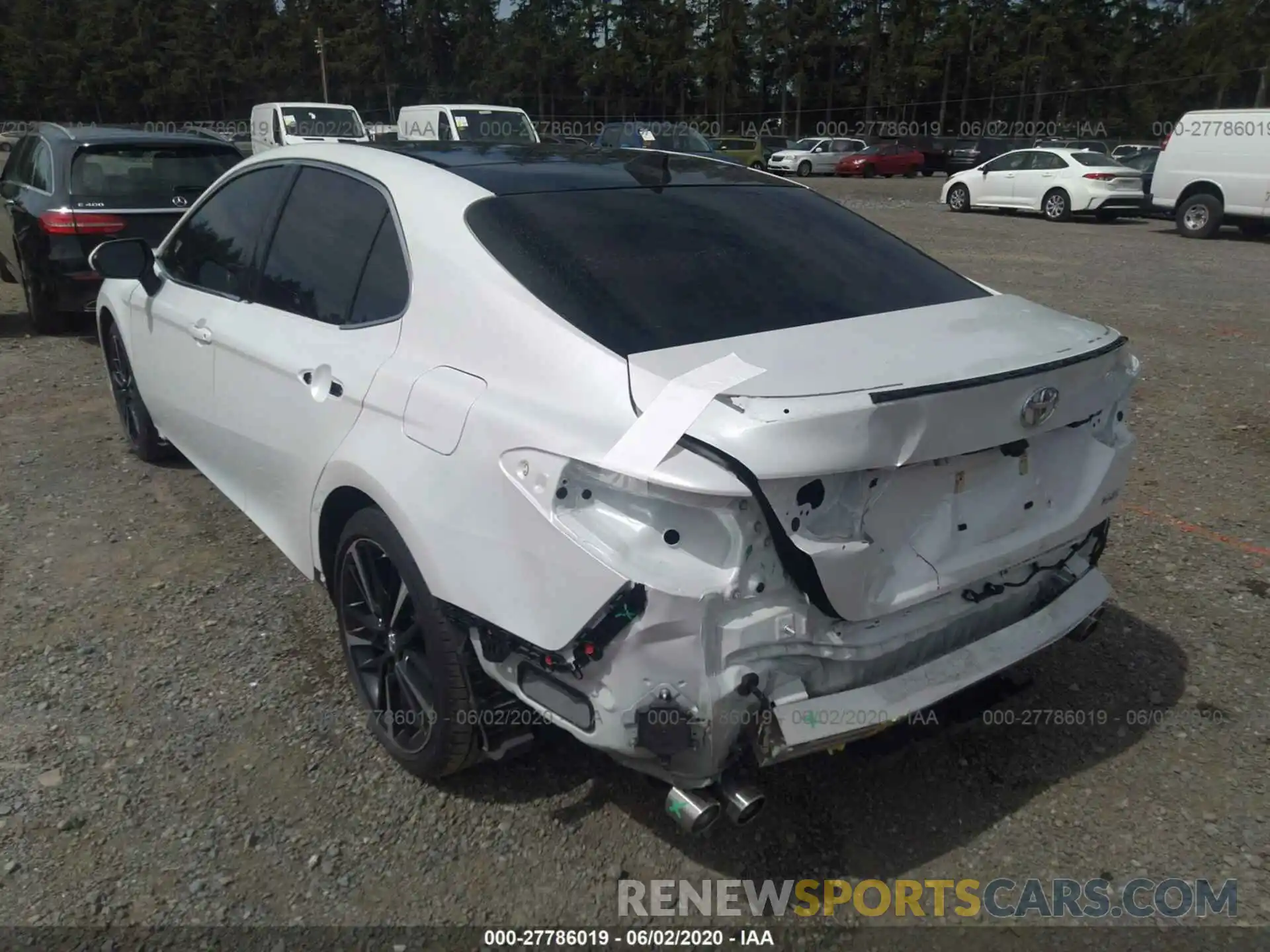 3 Photograph of a damaged car 4T1B61HK0KU790880 TOYOTA CAMRY 2019