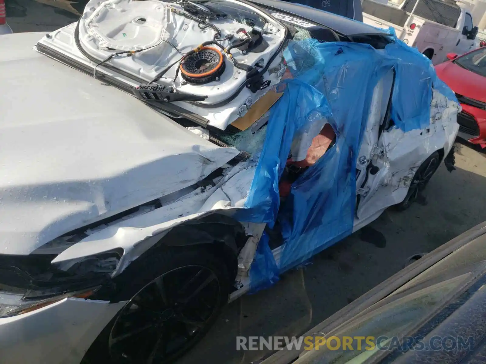 9 Photograph of a damaged car 4T1B61HK0KU794072 TOYOTA CAMRY 2019