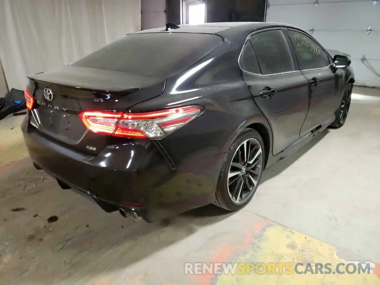 4 Photograph of a damaged car 4T1B61HK0KU795285 TOYOTA CAMRY 2019