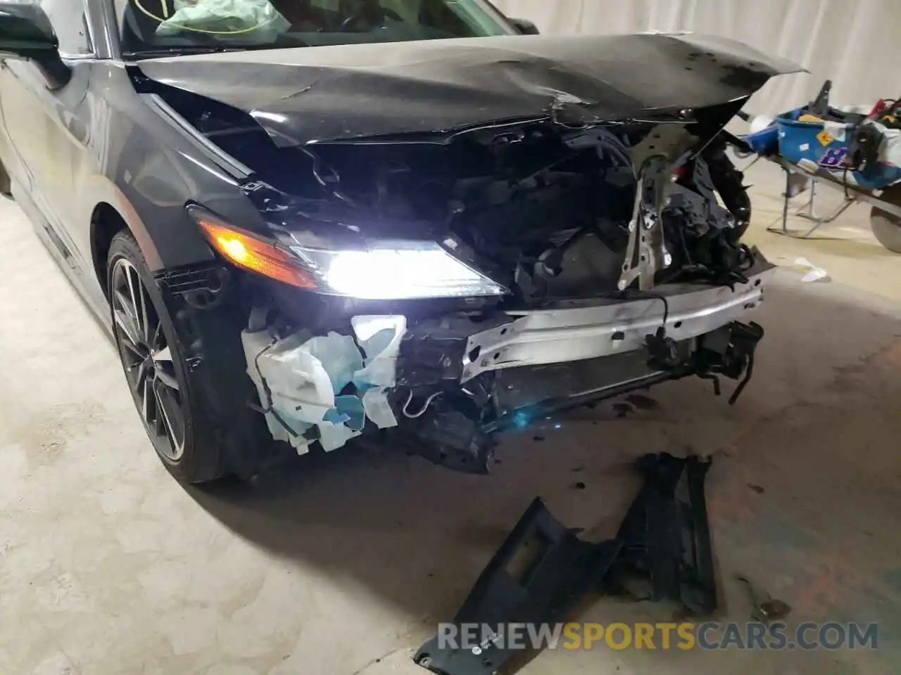 9 Photograph of a damaged car 4T1B61HK0KU795285 TOYOTA CAMRY 2019