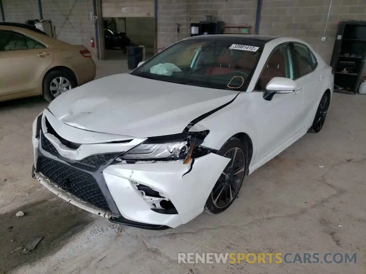 2 Photograph of a damaged car 4T1B61HK0KU795528 TOYOTA CAMRY 2019