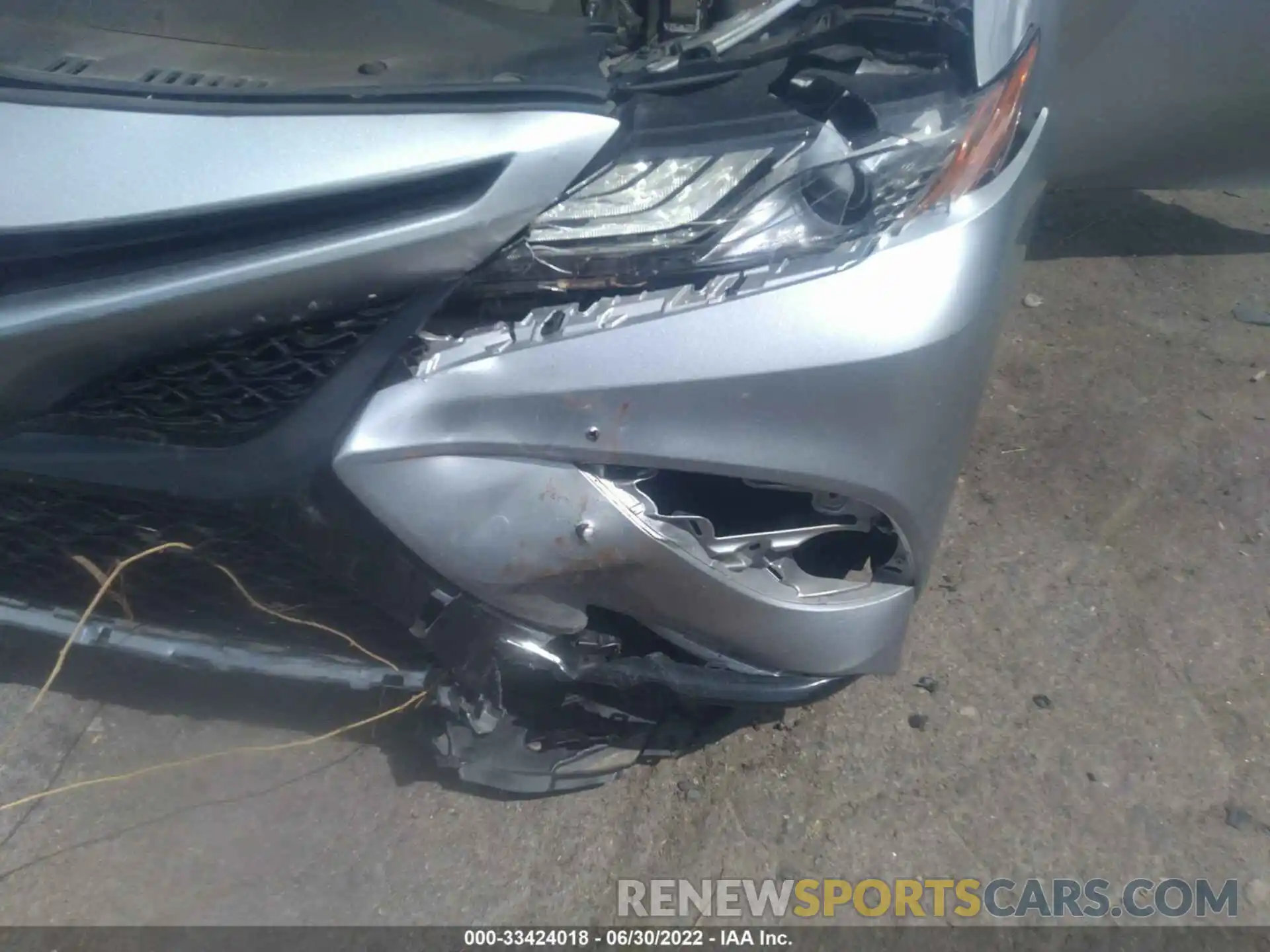 6 Photograph of a damaged car 4T1B61HK0KU804194 TOYOTA CAMRY 2019