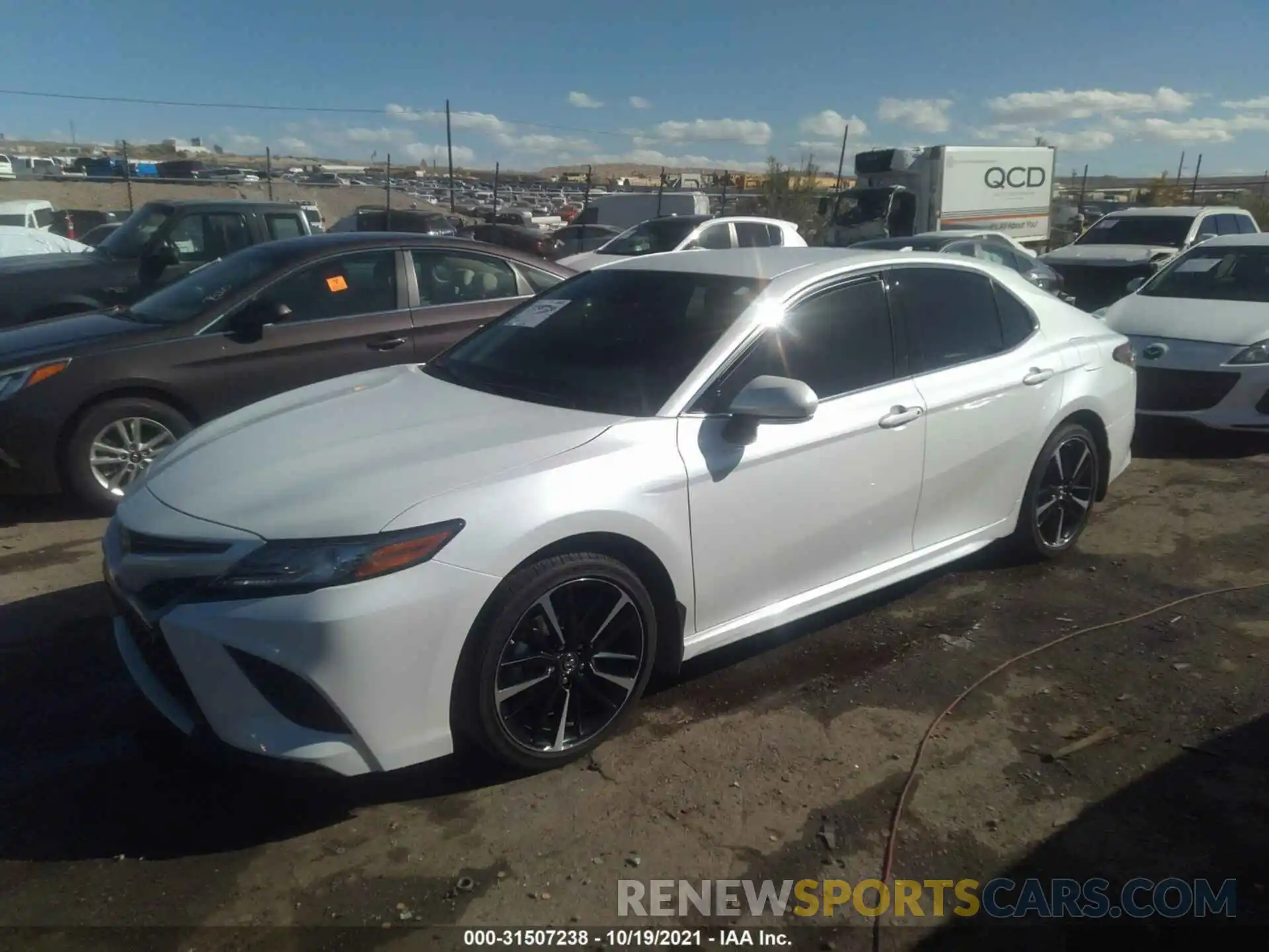 2 Photograph of a damaged car 4T1B61HK0KU818127 TOYOTA CAMRY 2019