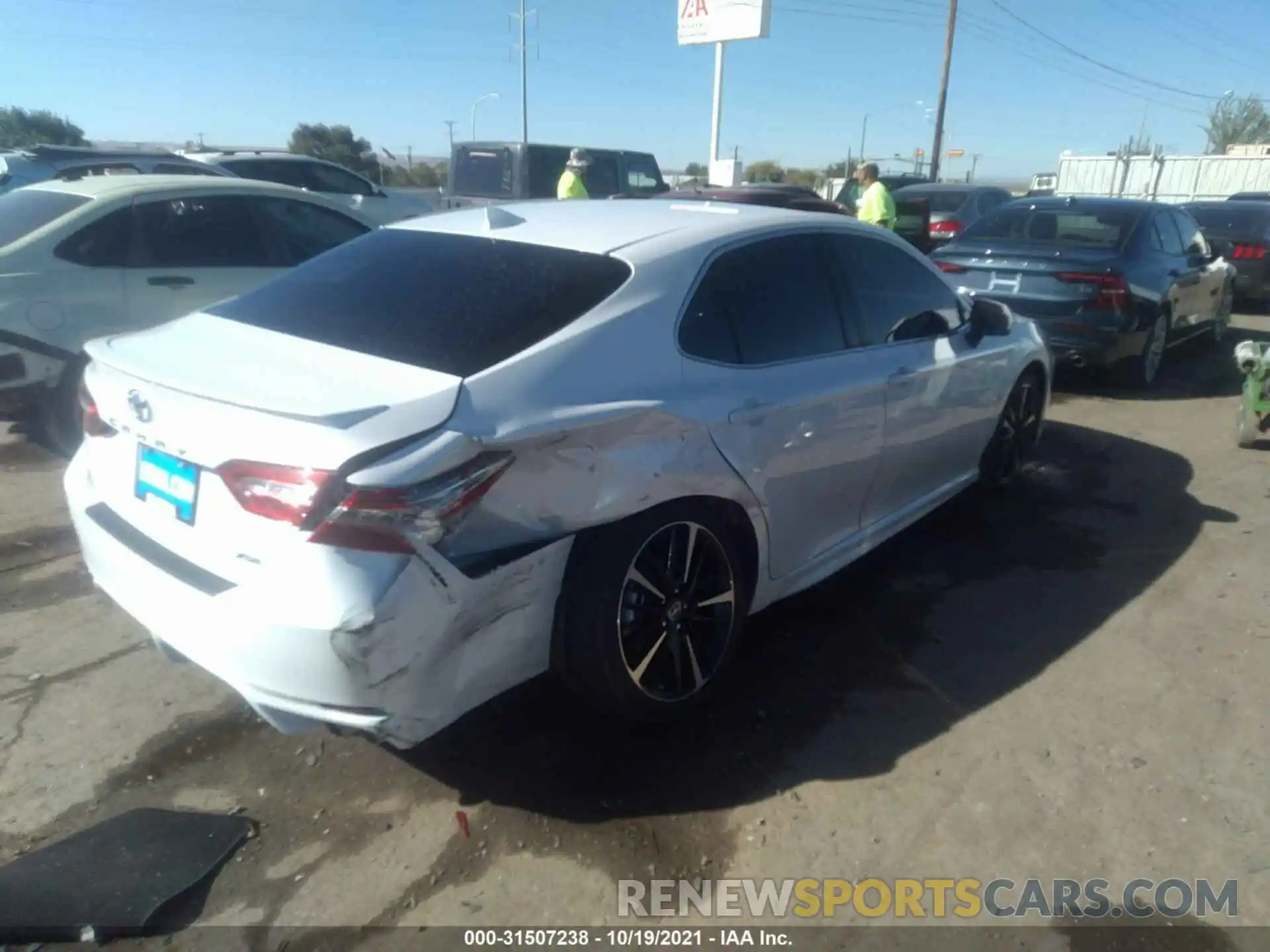 4 Photograph of a damaged car 4T1B61HK0KU818127 TOYOTA CAMRY 2019