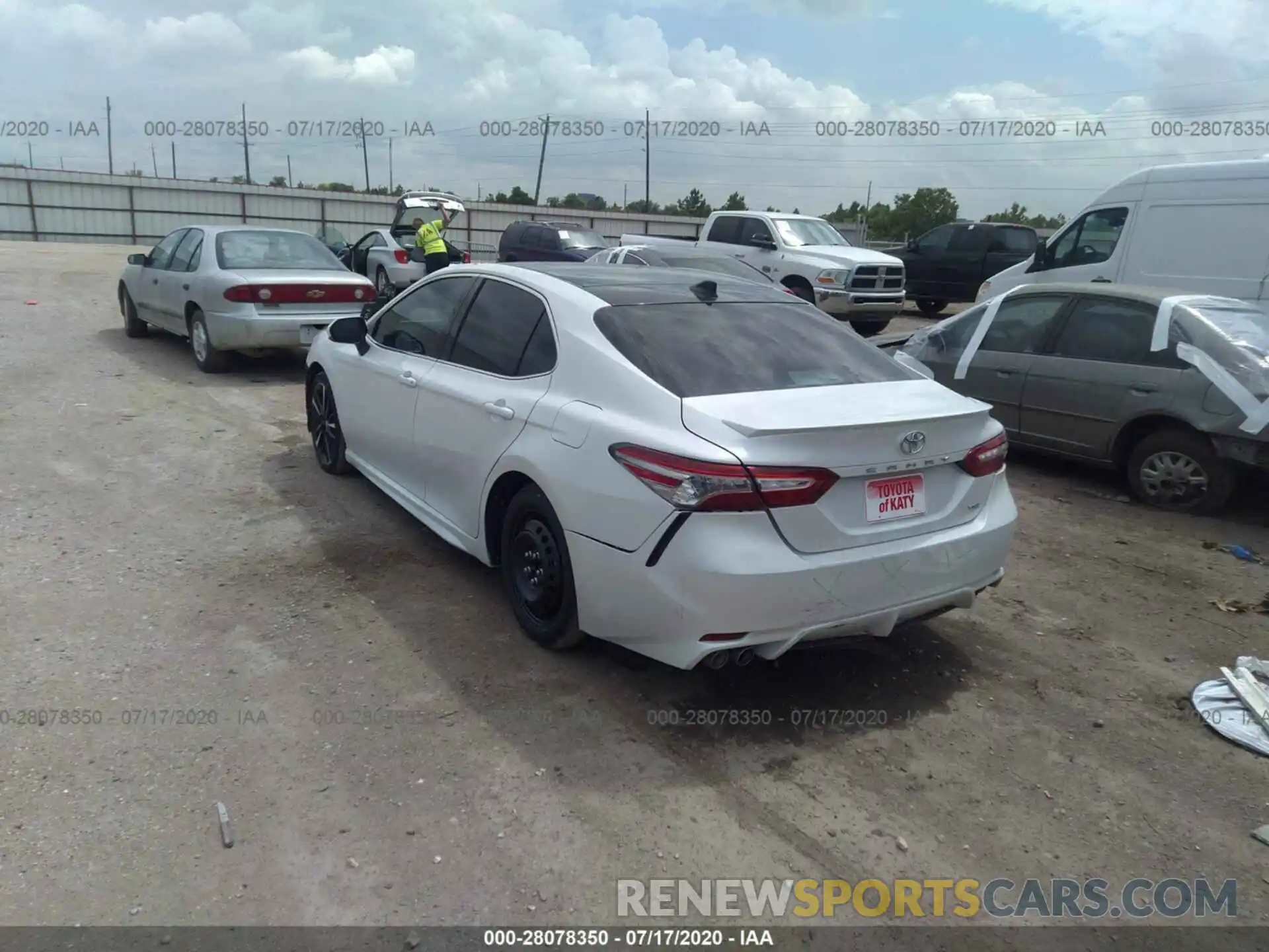 3 Photograph of a damaged car 4T1B61HK0KU828057 TOYOTA CAMRY 2019