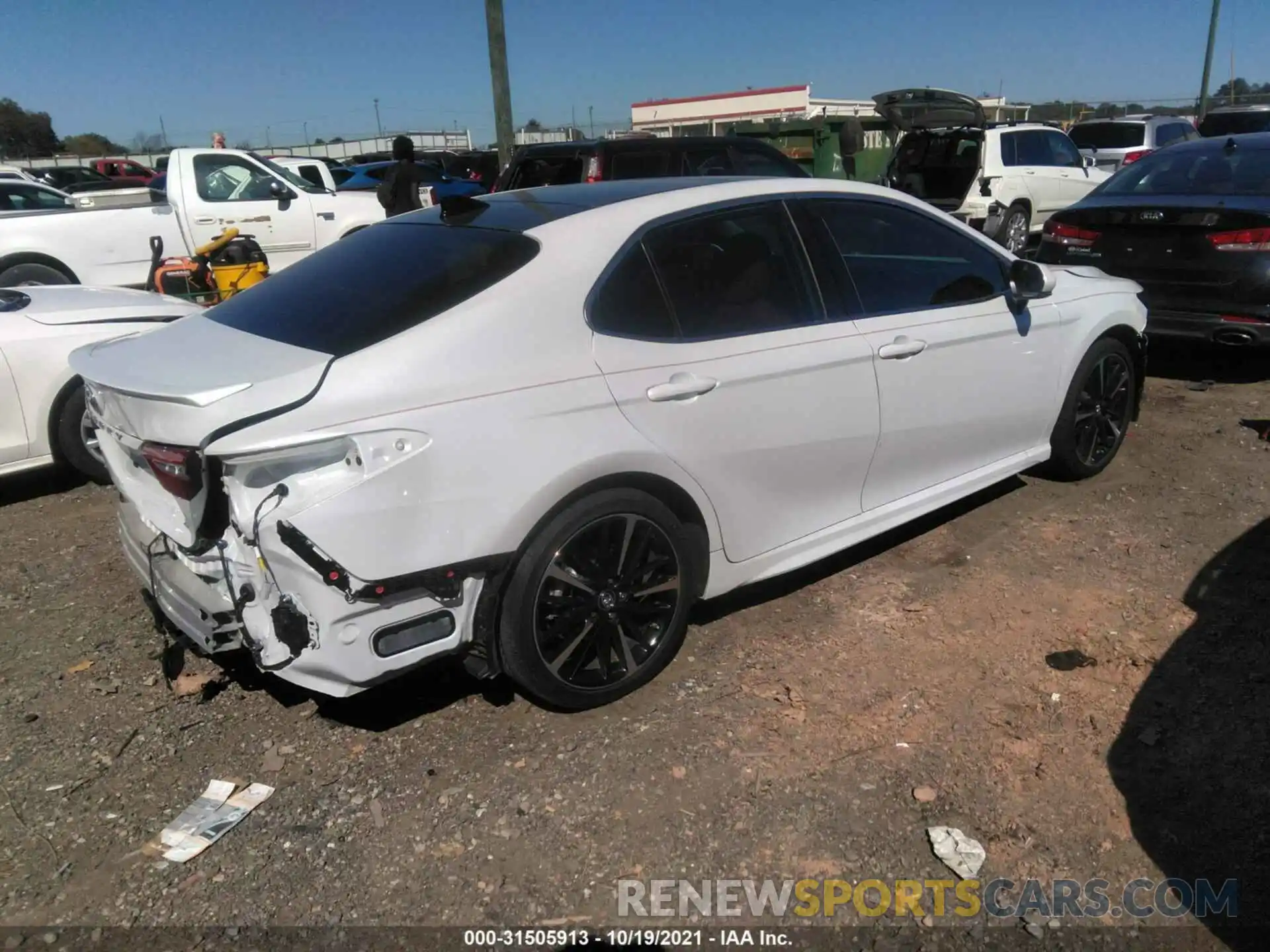 4 Photograph of a damaged car 4T1B61HK0KU830701 TOYOTA CAMRY 2019