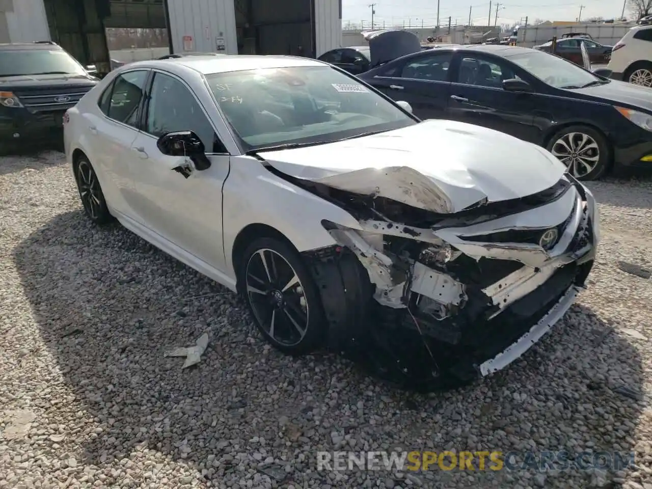 1 Photograph of a damaged car 4T1B61HK0KU835784 TOYOTA CAMRY 2019