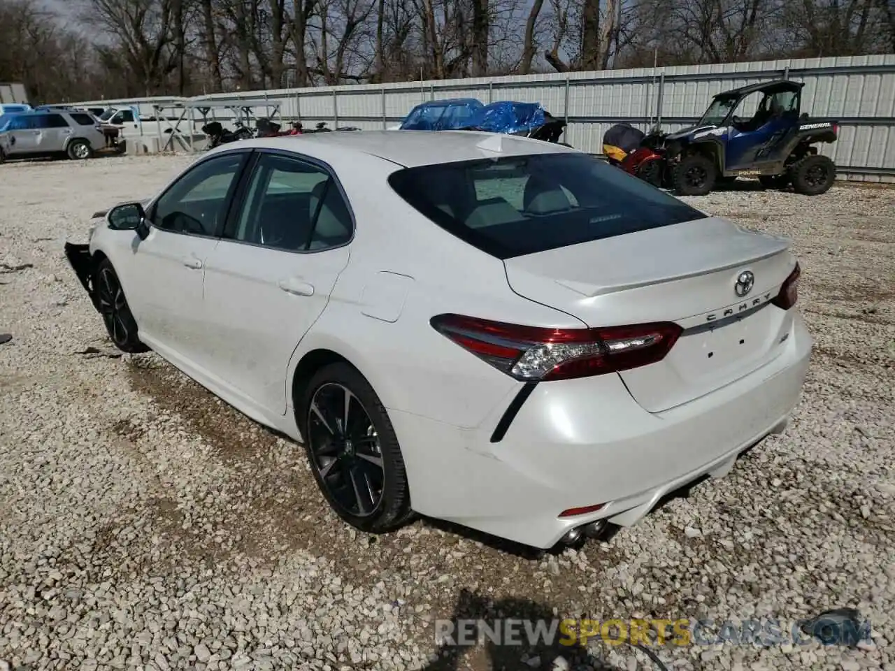 3 Photograph of a damaged car 4T1B61HK0KU835784 TOYOTA CAMRY 2019