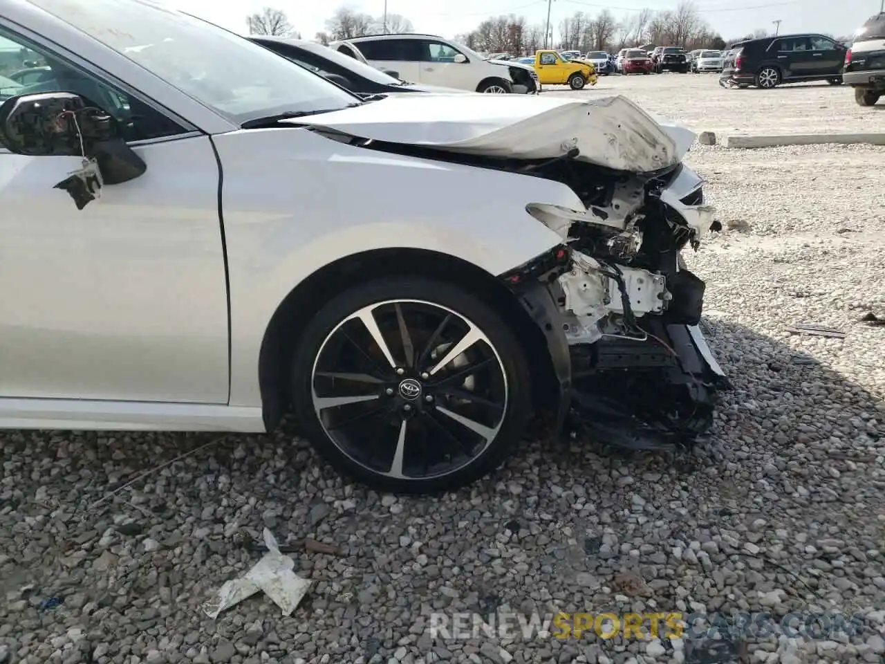 9 Photograph of a damaged car 4T1B61HK0KU835784 TOYOTA CAMRY 2019