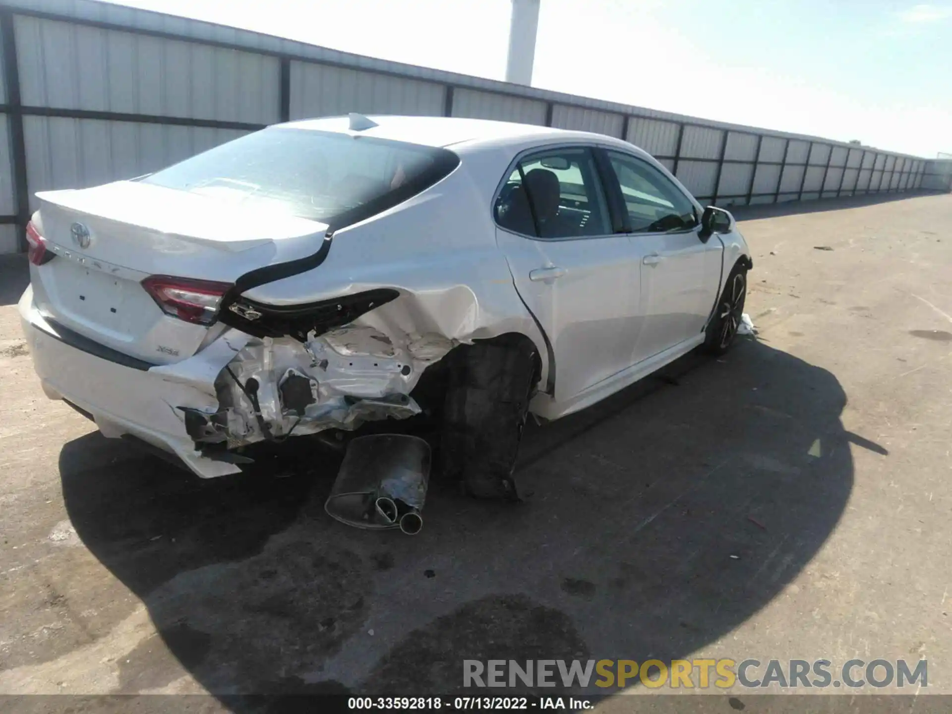 4 Photograph of a damaged car 4T1B61HK0KU837020 TOYOTA CAMRY 2019