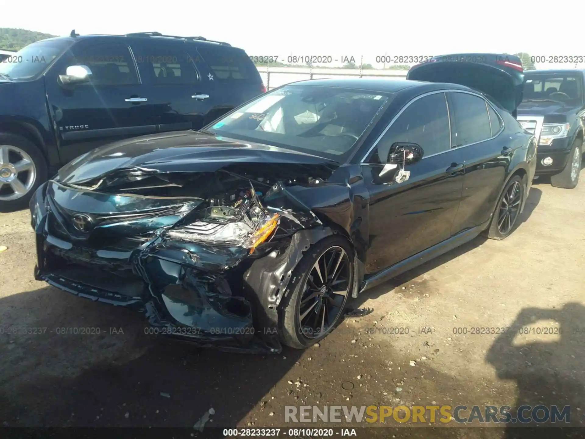 2 Photograph of a damaged car 4T1B61HK0KU839317 TOYOTA CAMRY 2019