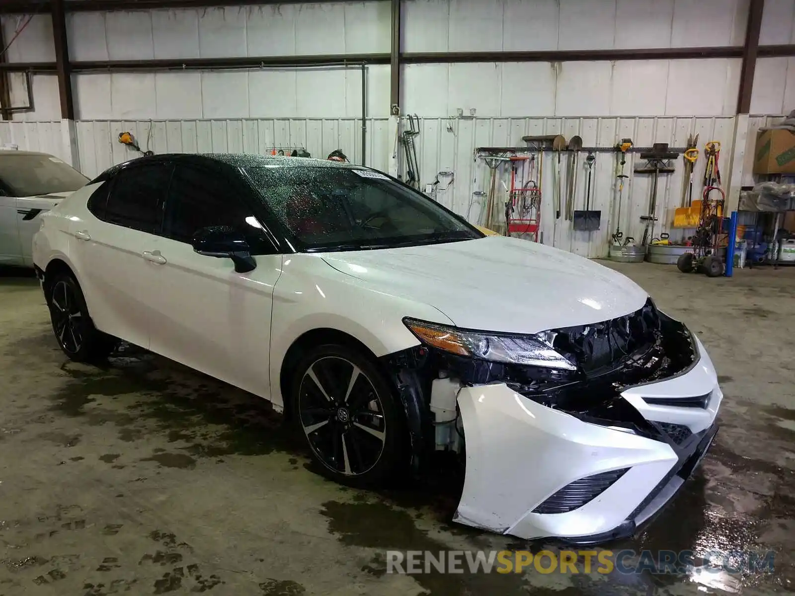 1 Photograph of a damaged car 4T1B61HK1KU166389 TOYOTA CAMRY 2019