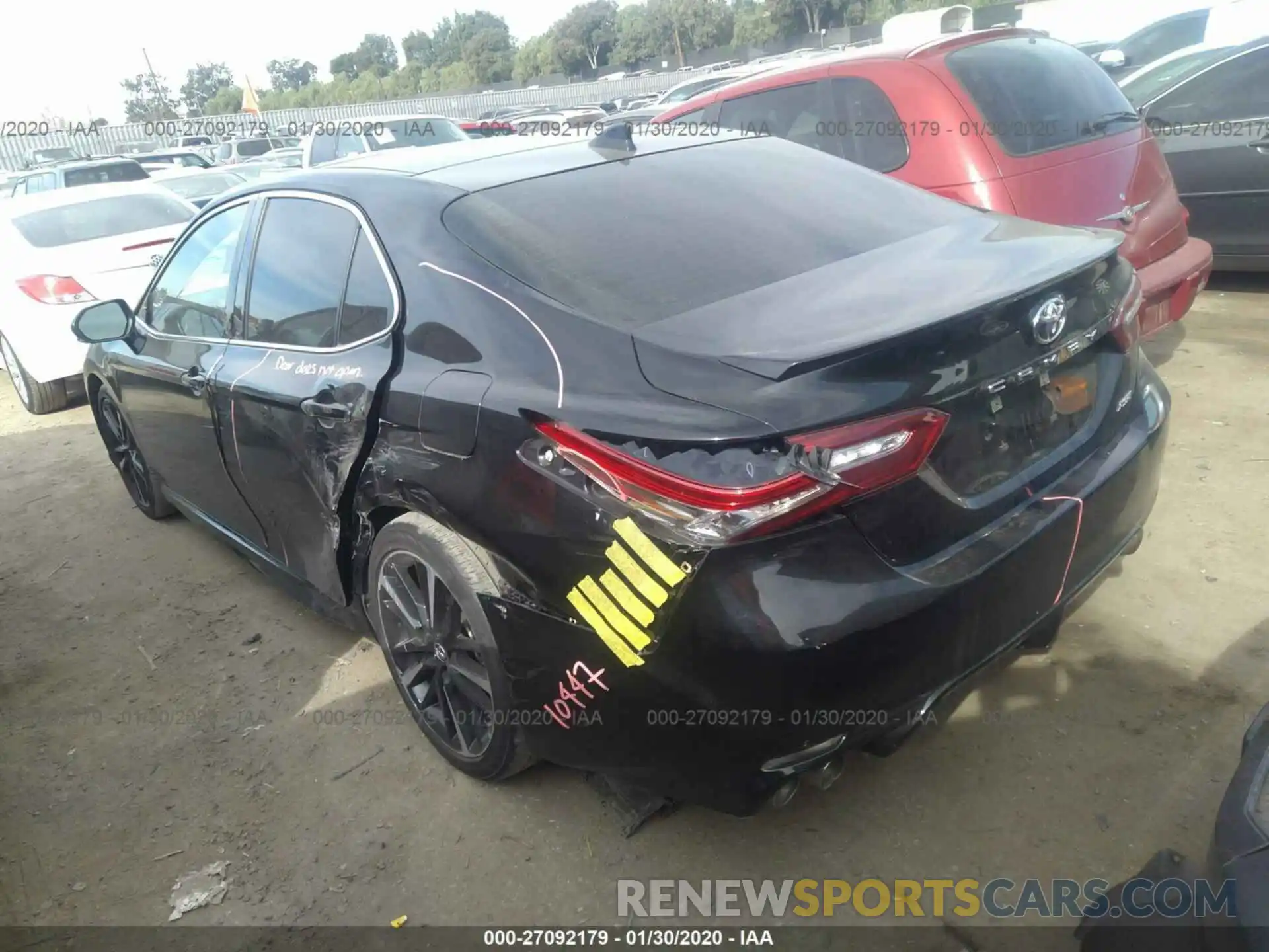 3 Photograph of a damaged car 4T1B61HK1KU166523 TOYOTA CAMRY 2019