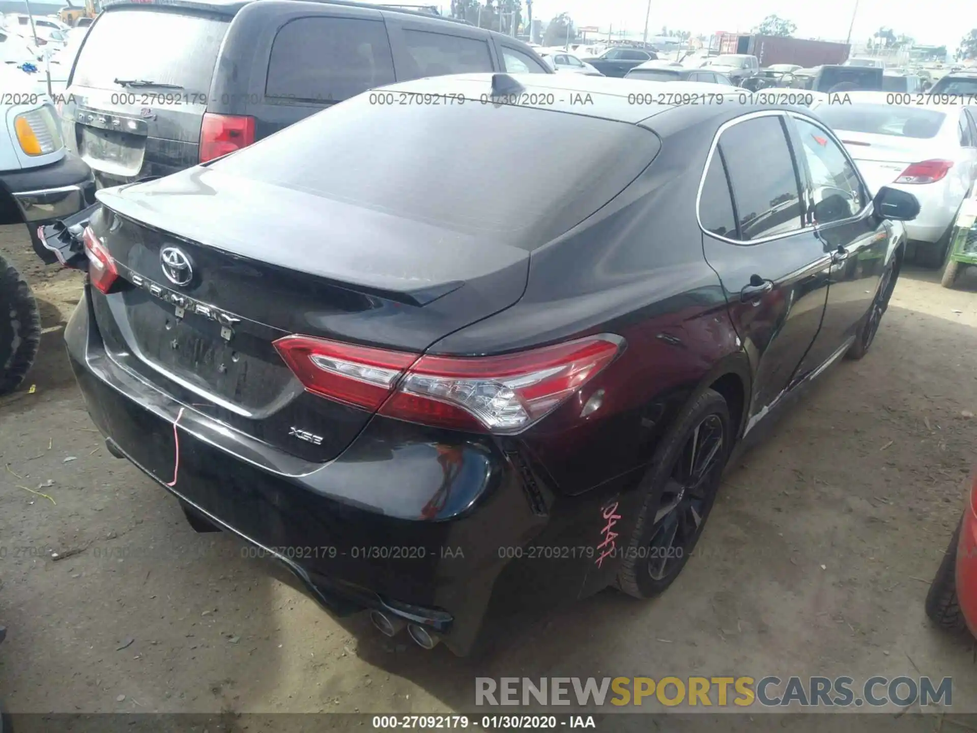 4 Photograph of a damaged car 4T1B61HK1KU166523 TOYOTA CAMRY 2019