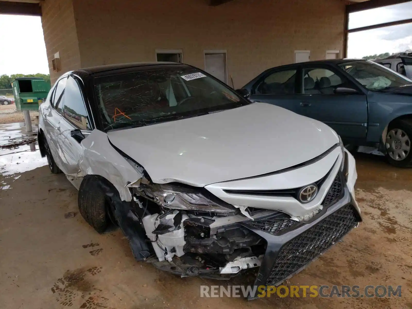 1 Photograph of a damaged car 4T1B61HK1KU173813 TOYOTA CAMRY 2019