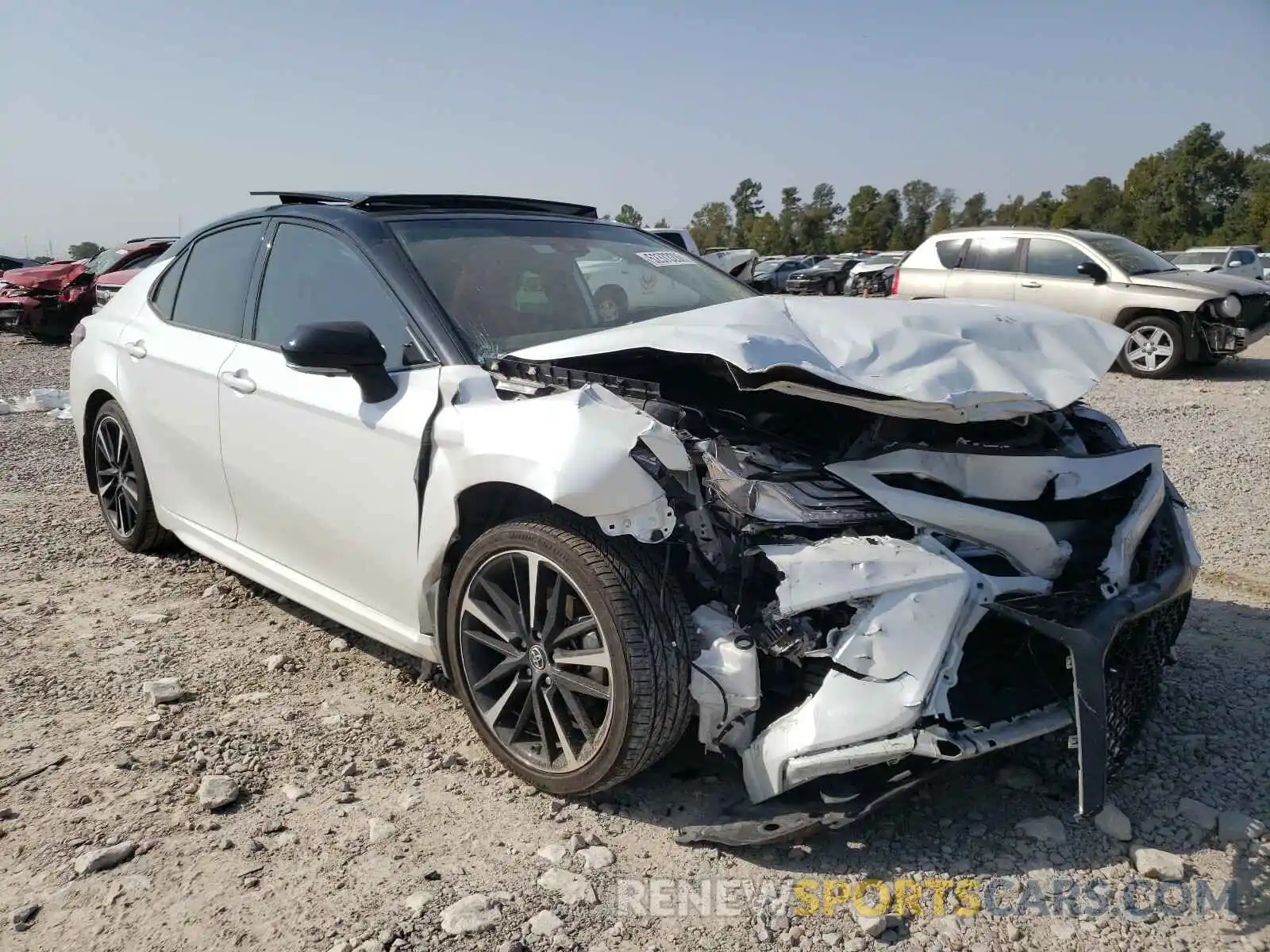 1 Photograph of a damaged car 4T1B61HK1KU176940 TOYOTA CAMRY 2019