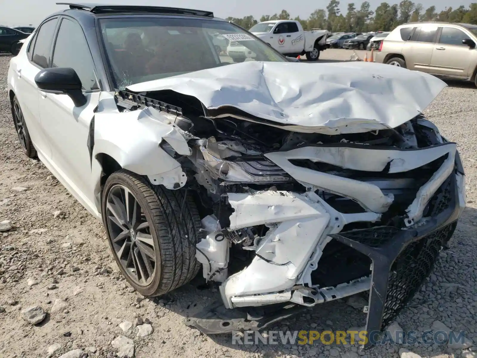 9 Photograph of a damaged car 4T1B61HK1KU176940 TOYOTA CAMRY 2019