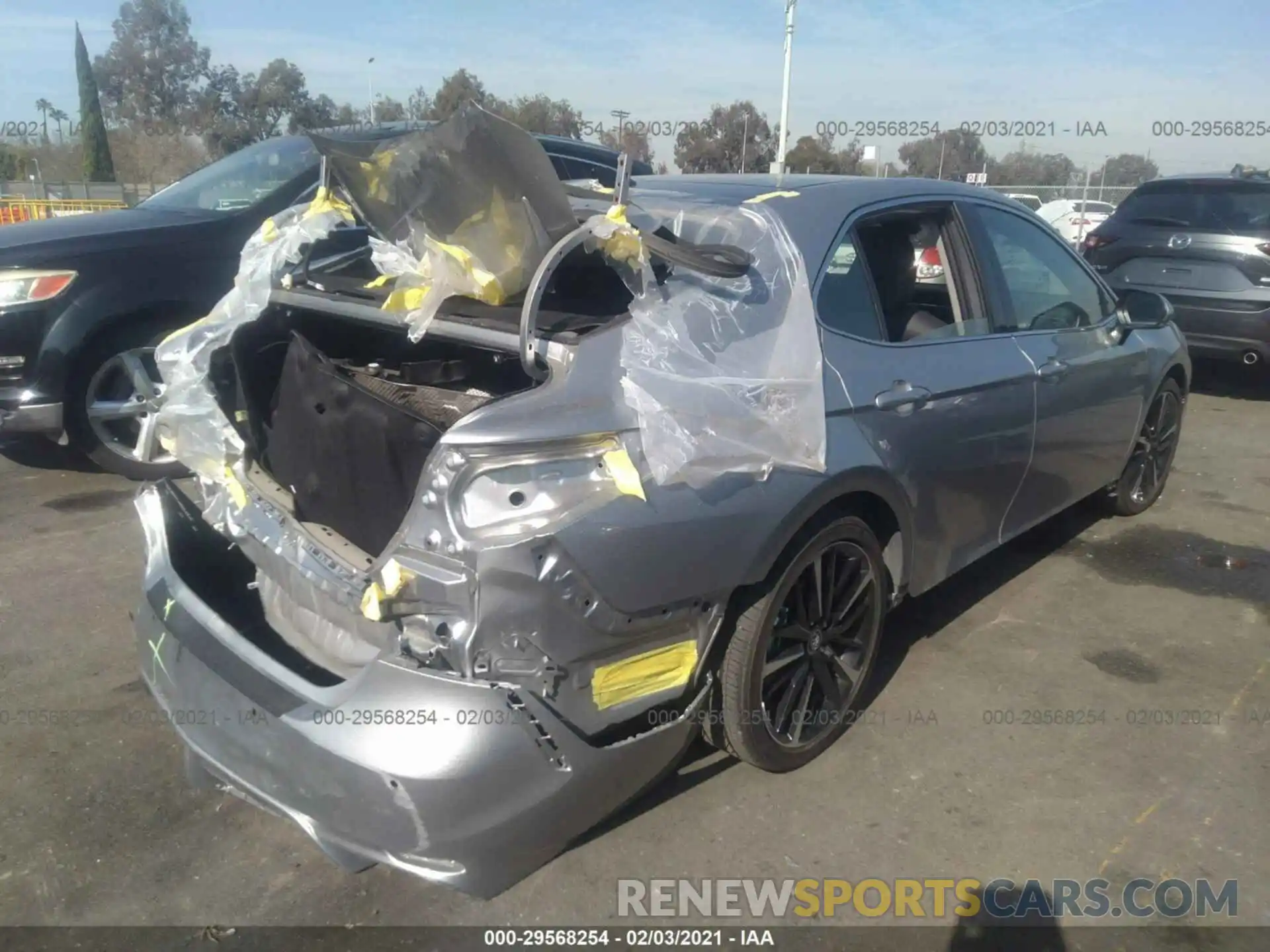 4 Photograph of a damaged car 4T1B61HK1KU178655 TOYOTA CAMRY 2019