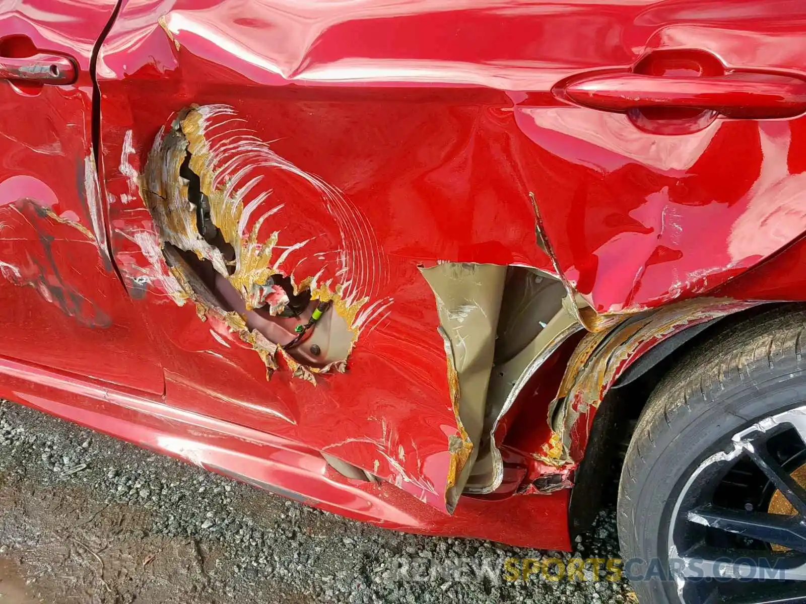 9 Photograph of a damaged car 4T1B61HK1KU182950 TOYOTA CAMRY 2019