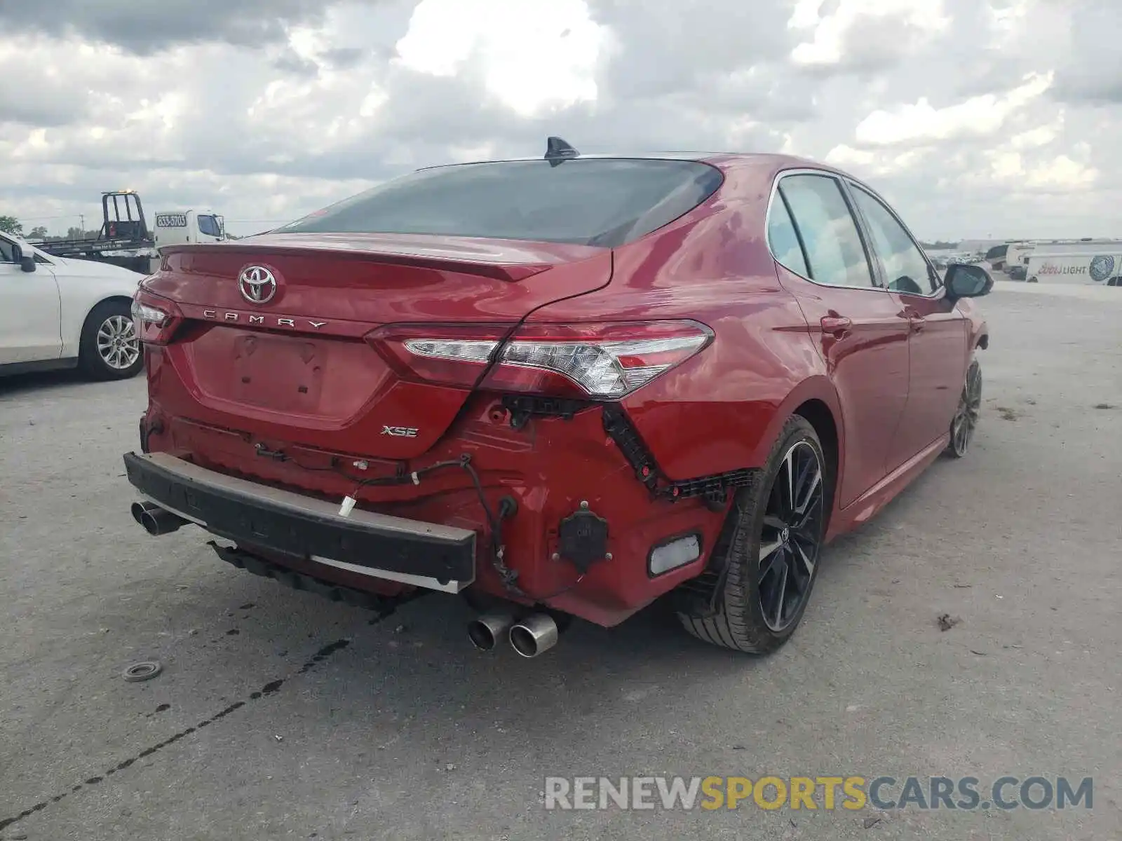 4 Photograph of a damaged car 4T1B61HK1KU183659 TOYOTA CAMRY 2019