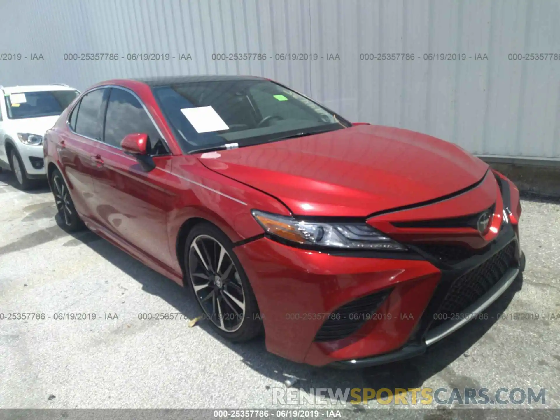 1 Photograph of a damaged car 4T1B61HK1KU194435 TOYOTA CAMRY 2019