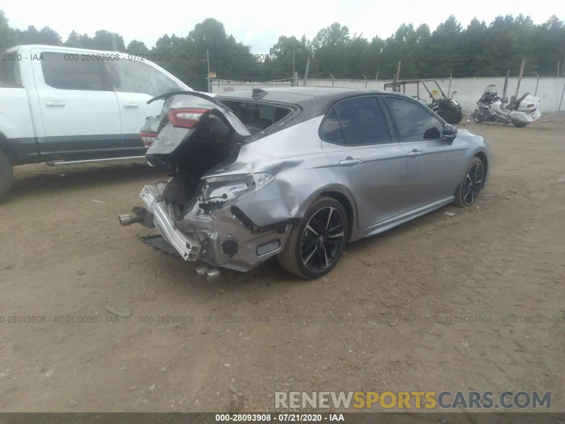 4 Photograph of a damaged car 4T1B61HK1KU200136 TOYOTA CAMRY 2019