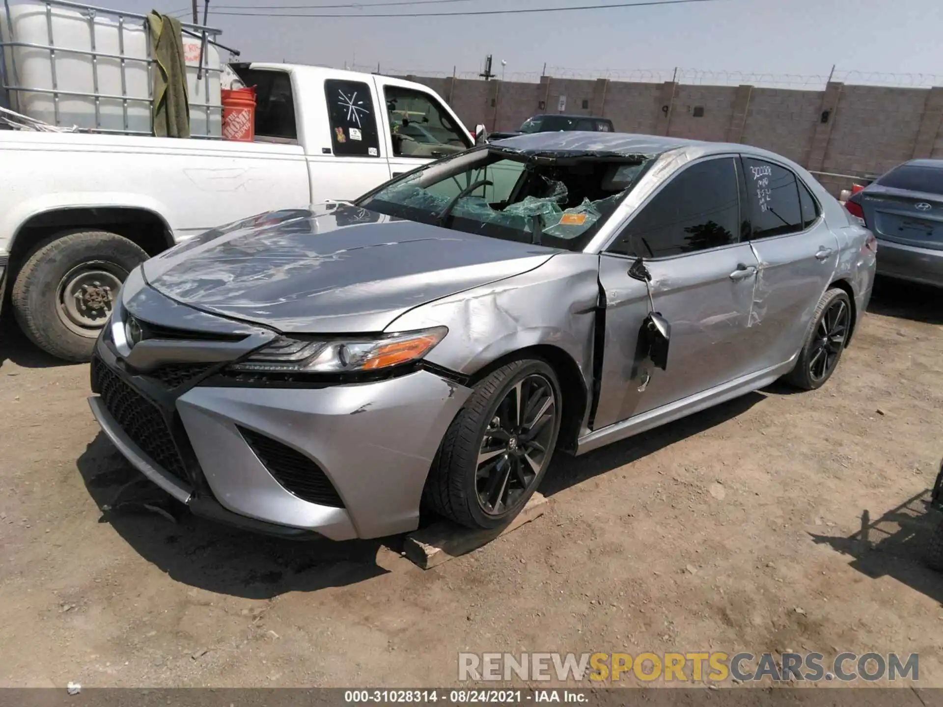 2 Photograph of a damaged car 4T1B61HK1KU200752 TOYOTA CAMRY 2019