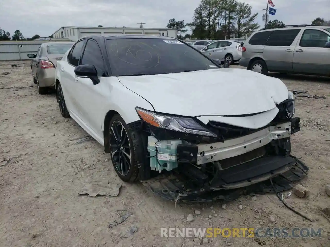 1 Photograph of a damaged car 4T1B61HK1KU201304 TOYOTA CAMRY 2019