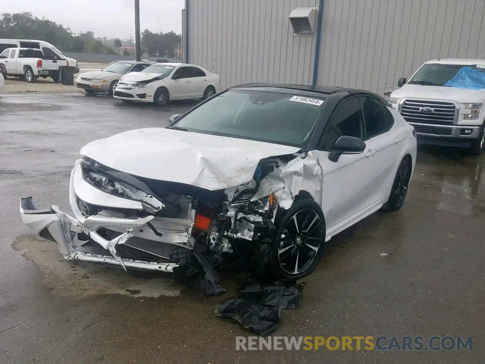 2 Photograph of a damaged car 4T1B61HK1KU209533 TOYOTA CAMRY 2019