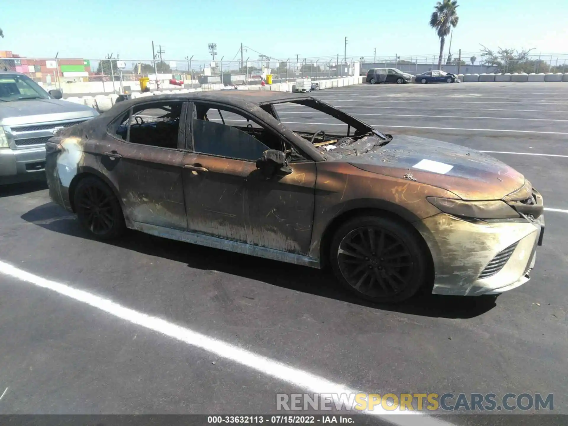 1 Photograph of a damaged car 4T1B61HK1KU211931 TOYOTA CAMRY 2019