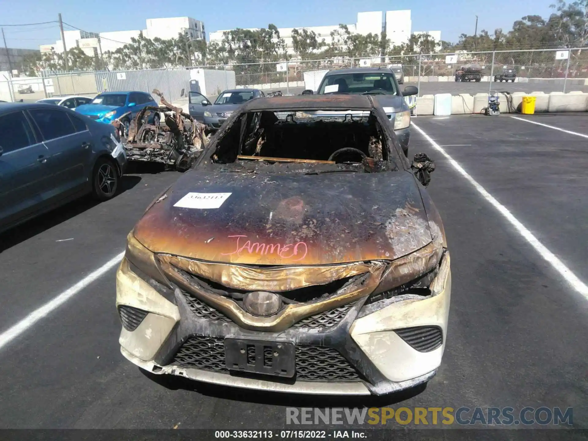 6 Photograph of a damaged car 4T1B61HK1KU211931 TOYOTA CAMRY 2019