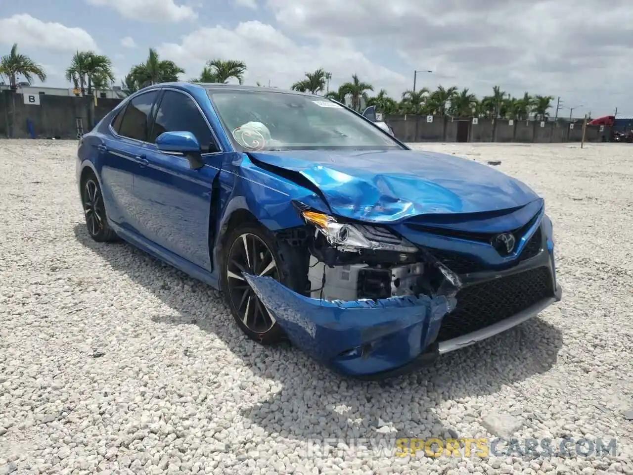 1 Photograph of a damaged car 4T1B61HK1KU214828 TOYOTA CAMRY 2019