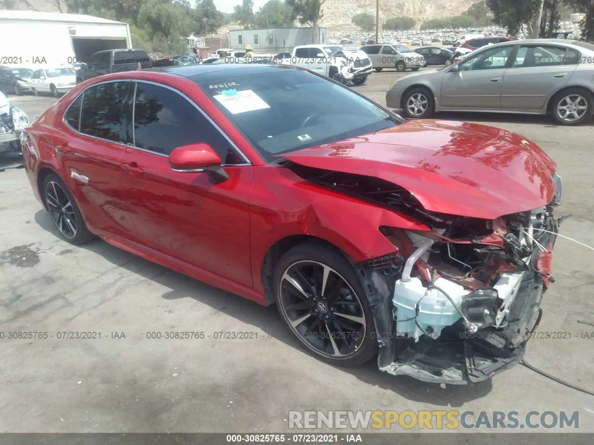 1 Photograph of a damaged car 4T1B61HK1KU214862 TOYOTA CAMRY 2019