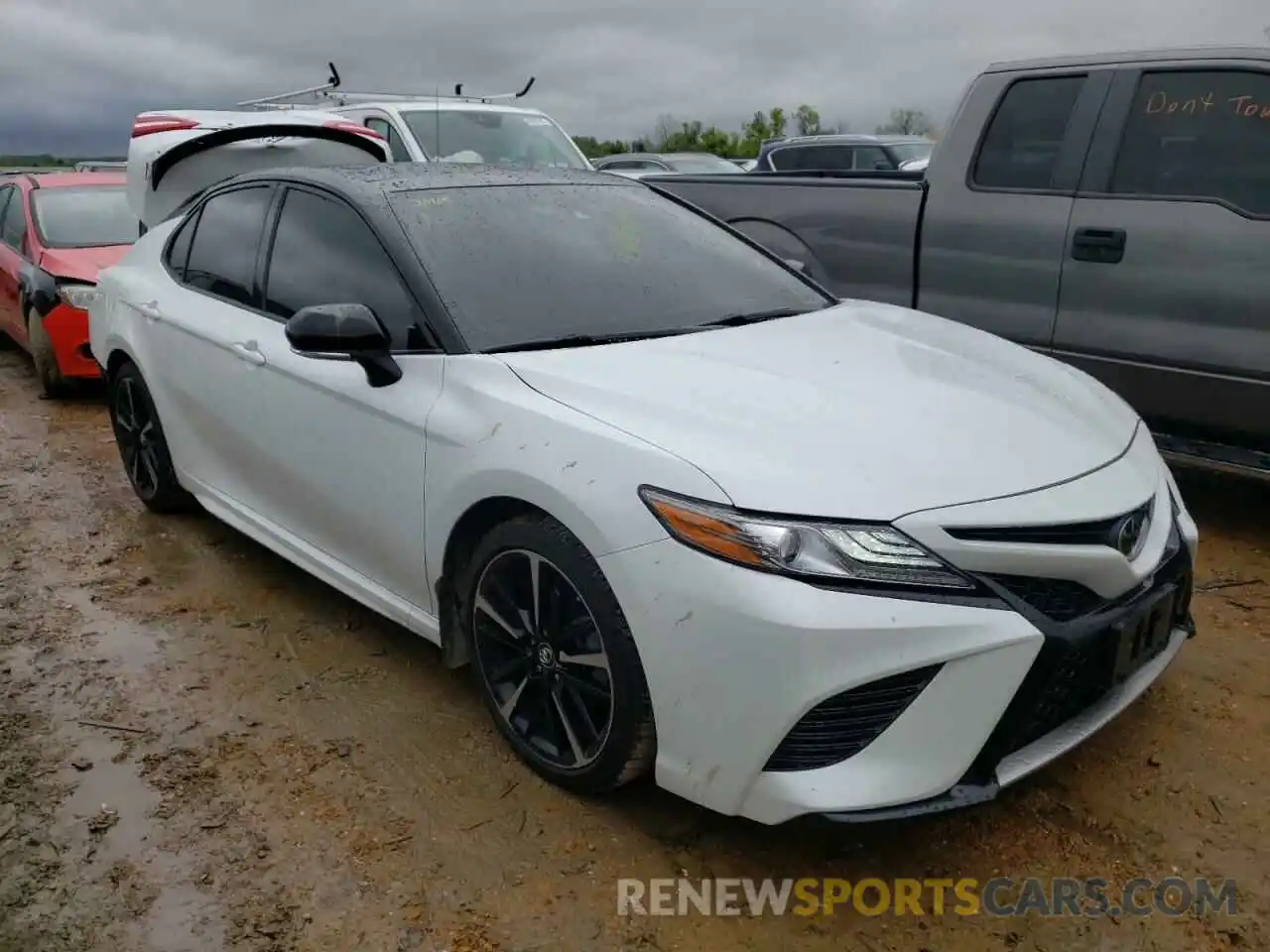 1 Photograph of a damaged car 4T1B61HK1KU216207 TOYOTA CAMRY 2019