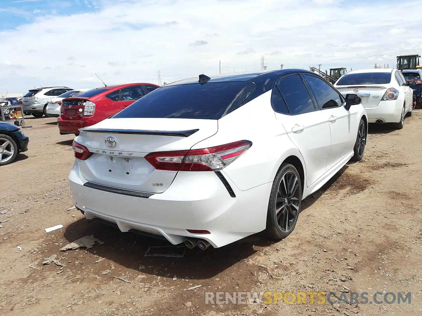 4 Photograph of a damaged car 4T1B61HK1KU220466 TOYOTA CAMRY 2019