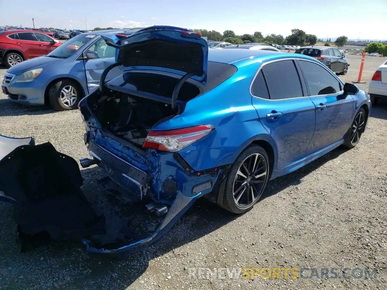 4 Photograph of a damaged car 4T1B61HK1KU224002 TOYOTA CAMRY 2019