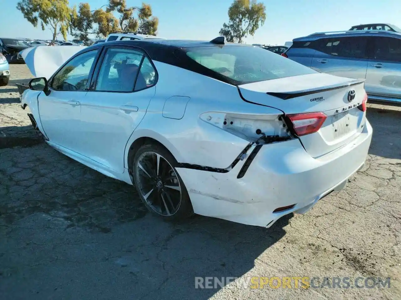 3 Photograph of a damaged car 4T1B61HK1KU225800 TOYOTA CAMRY 2019