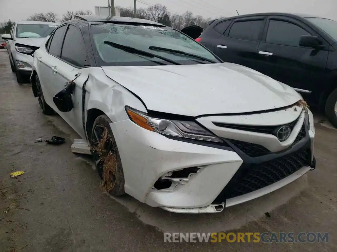 1 Photograph of a damaged car 4T1B61HK1KU232830 TOYOTA CAMRY 2019