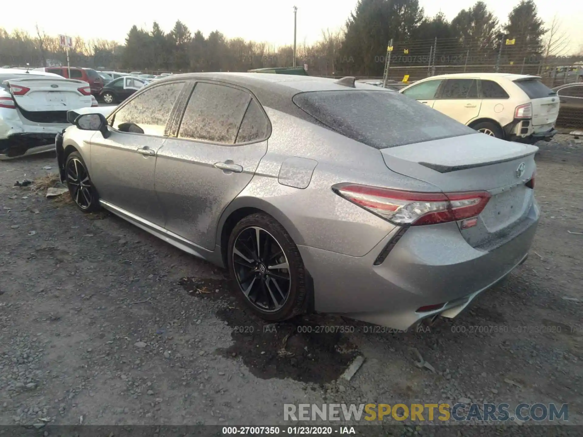 3 Photograph of a damaged car 4T1B61HK1KU240233 TOYOTA CAMRY 2019