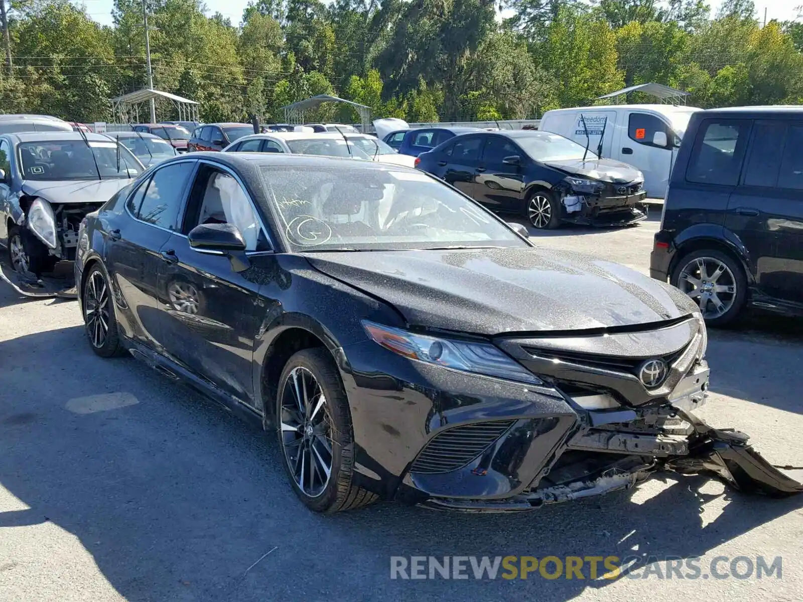 1 Photograph of a damaged car 4T1B61HK1KU242094 TOYOTA CAMRY 2019