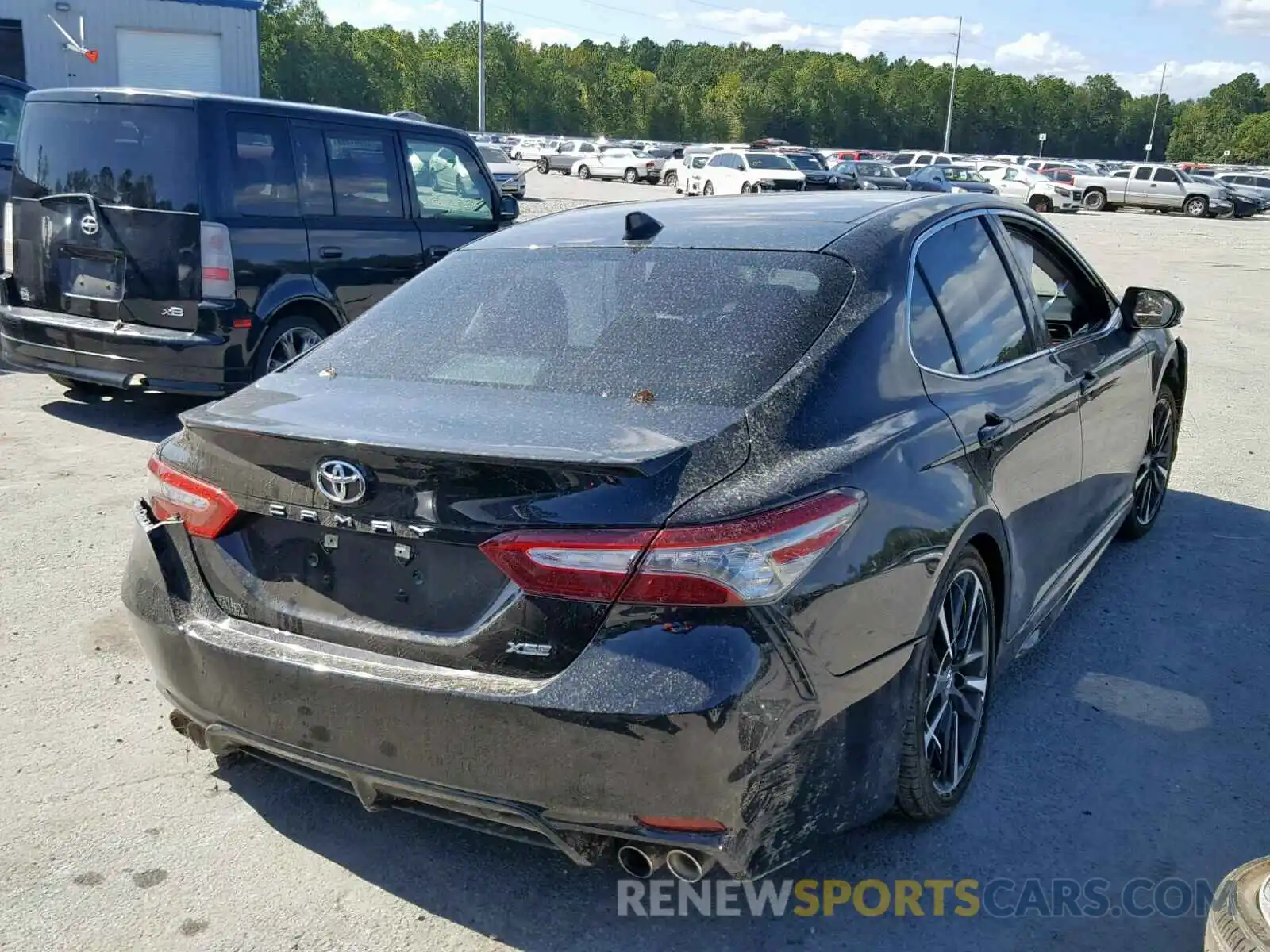 4 Photograph of a damaged car 4T1B61HK1KU242094 TOYOTA CAMRY 2019