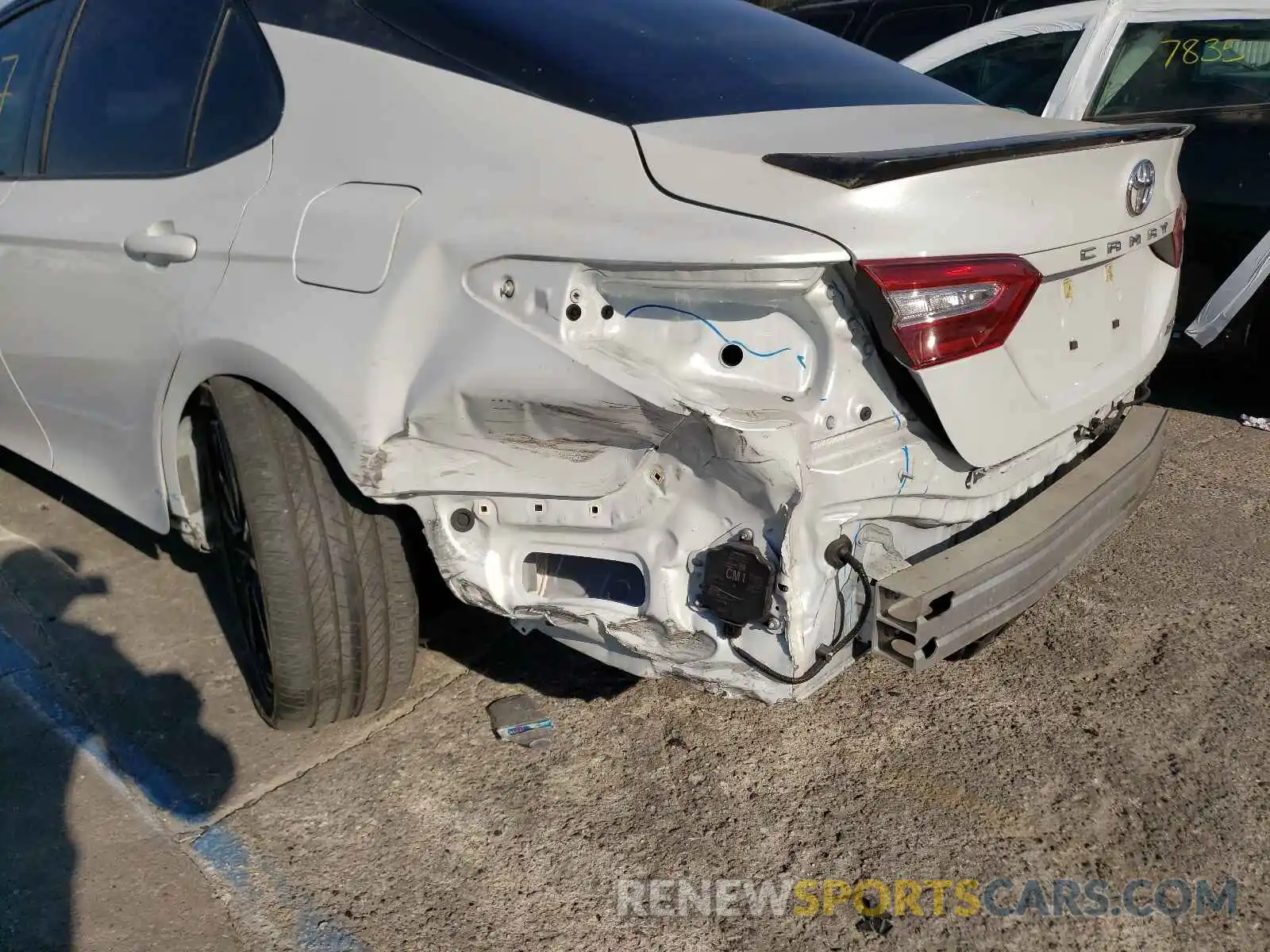 9 Photograph of a damaged car 4T1B61HK1KU242466 TOYOTA CAMRY 2019