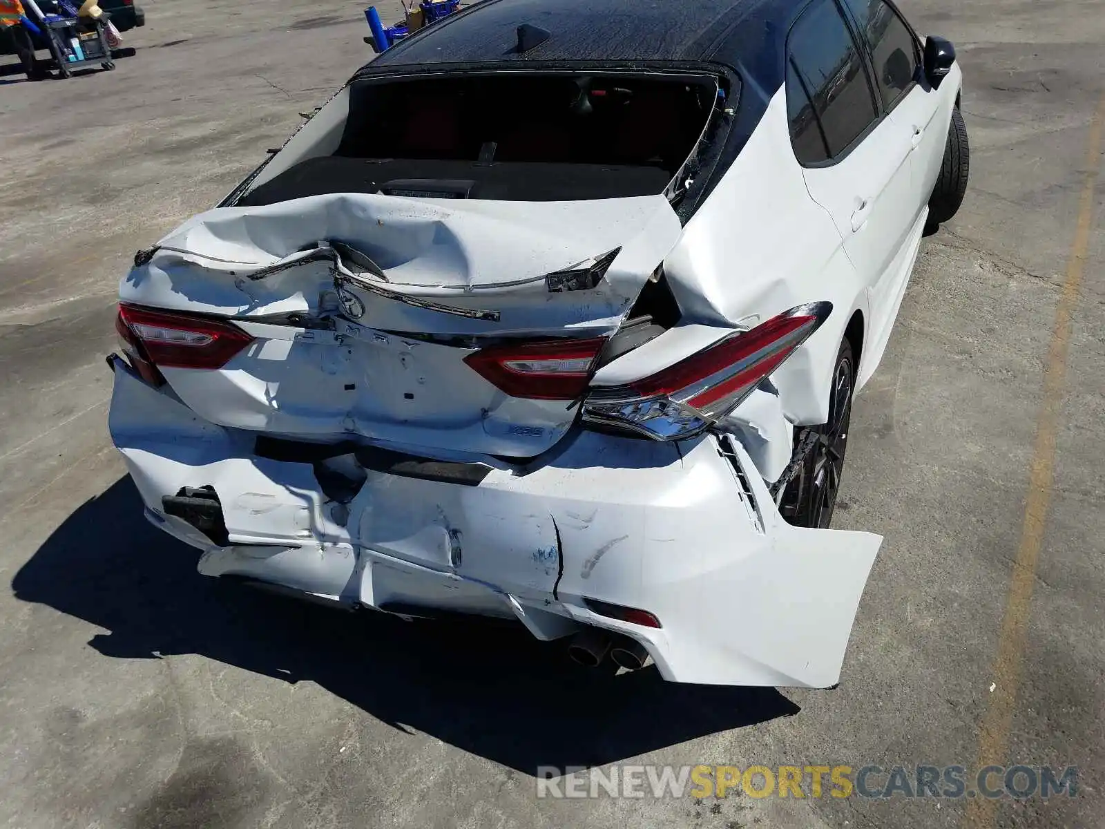 9 Photograph of a damaged car 4T1B61HK1KU257078 TOYOTA CAMRY 2019