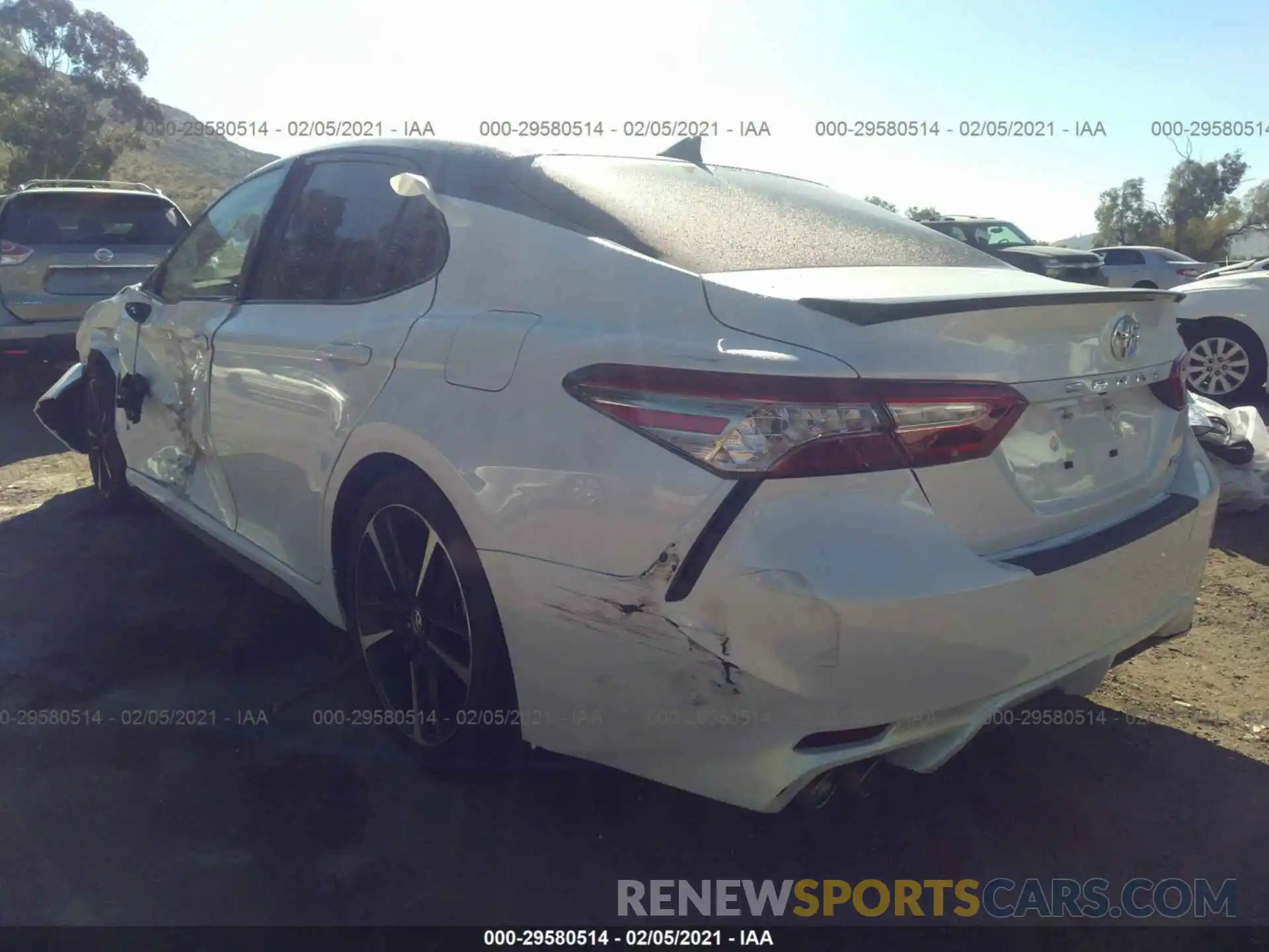 3 Photograph of a damaged car 4T1B61HK1KU262099 TOYOTA CAMRY 2019