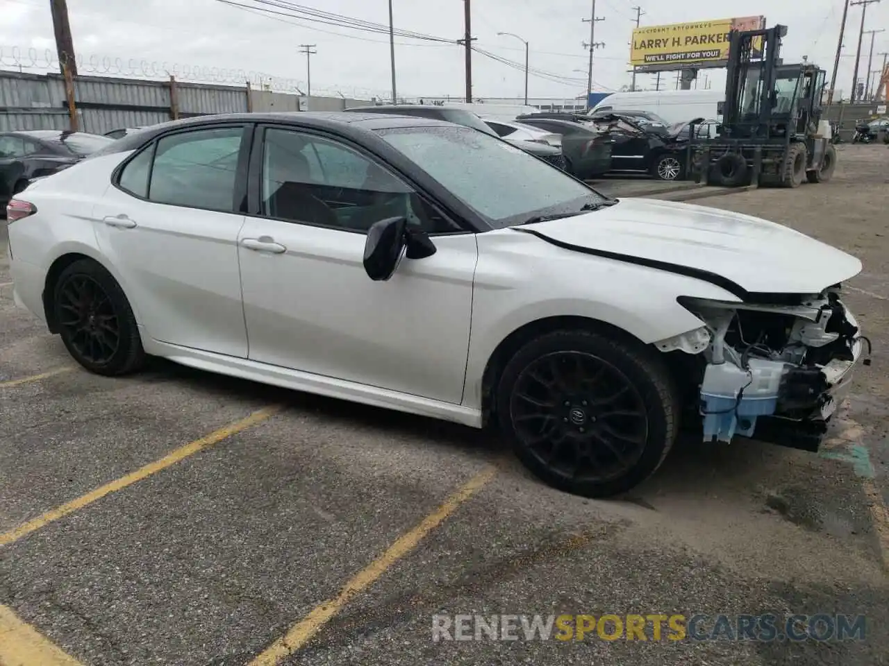 4 Photograph of a damaged car 4T1B61HK1KU268629 TOYOTA CAMRY 2019