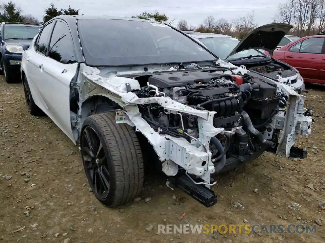 1 Photograph of a damaged car 4T1B61HK1KU269442 TOYOTA CAMRY 2019